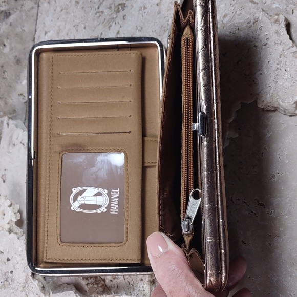 Hananel Full Frame Croc Embossed Faux Leather Wallet/Clutch - Picture 9 of 10